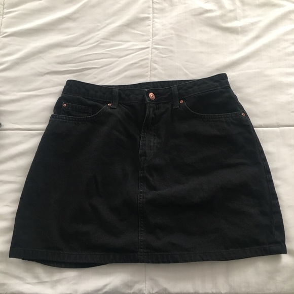 H&M Dresses & Skirts - H&M black denim skirt